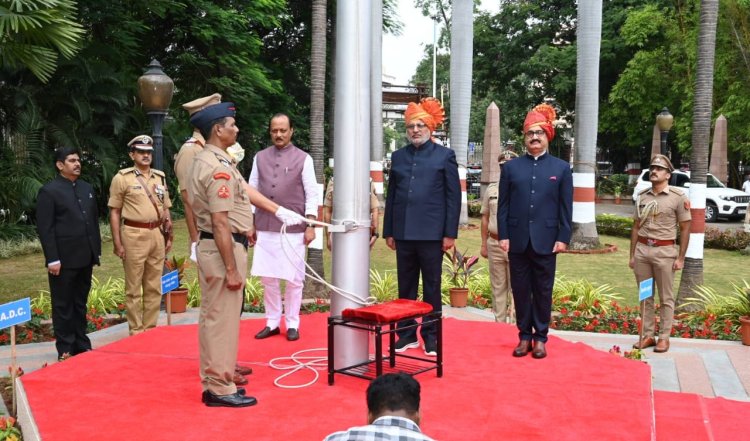 राज्यपाल सी पी राधाकृष्णन पुणे येथील विधानभवनात स्वातंत्र्यदिन कार्यक्रमात सहभागी